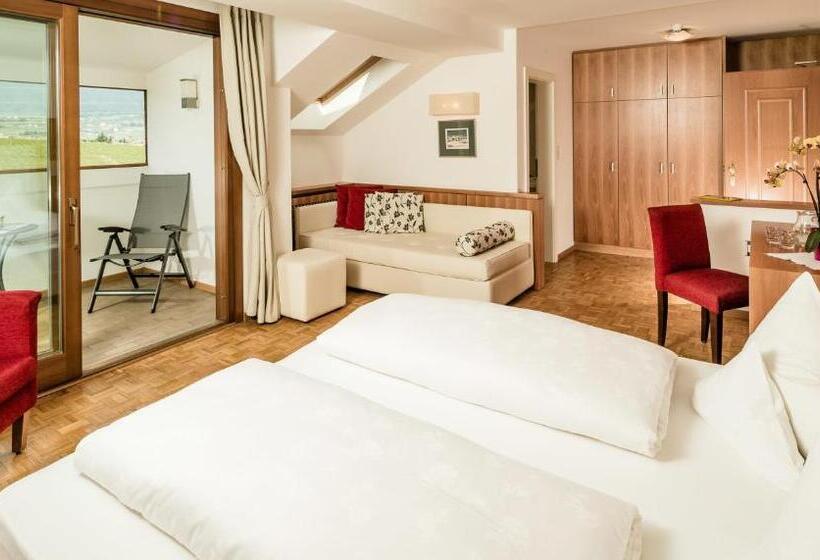 غرفة كومفورت, Girlanerhof