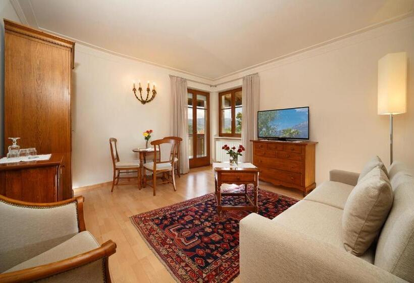 جناح, Girlanerhof