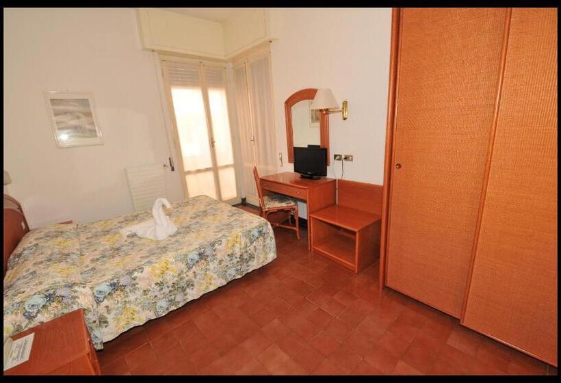 스탠다드 트리플 룸, Miriam