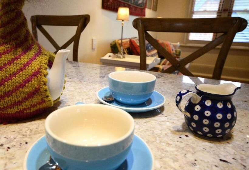 إستوديو قياسى, Old Bank Boutique