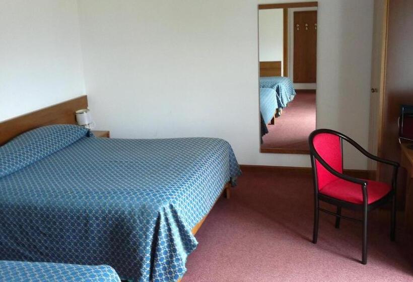 חדר סטנדרט לשלושה, Serenella