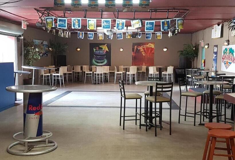 غرفة إقتصادية, Lakeview Resort Motel