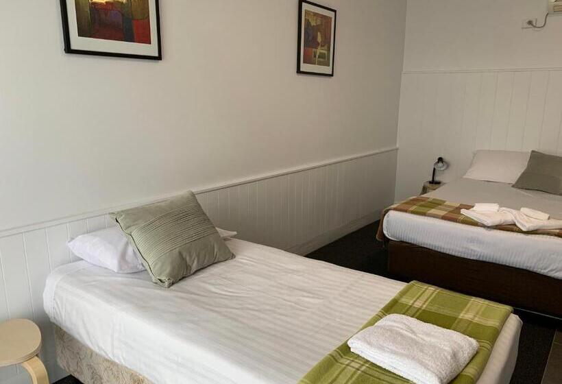 스탠다드 트리플 룸, Meeniyan Motel