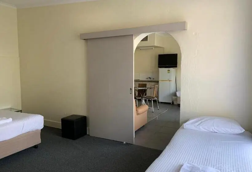 1ベッドルームアパートメント, Meeniyan Motel