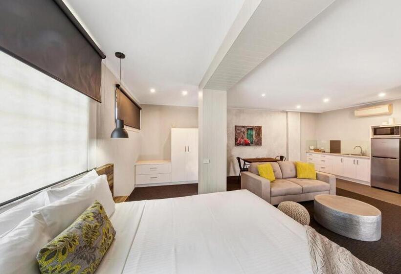 수피리어 스튜디오, Moonlight Bay Apartments
