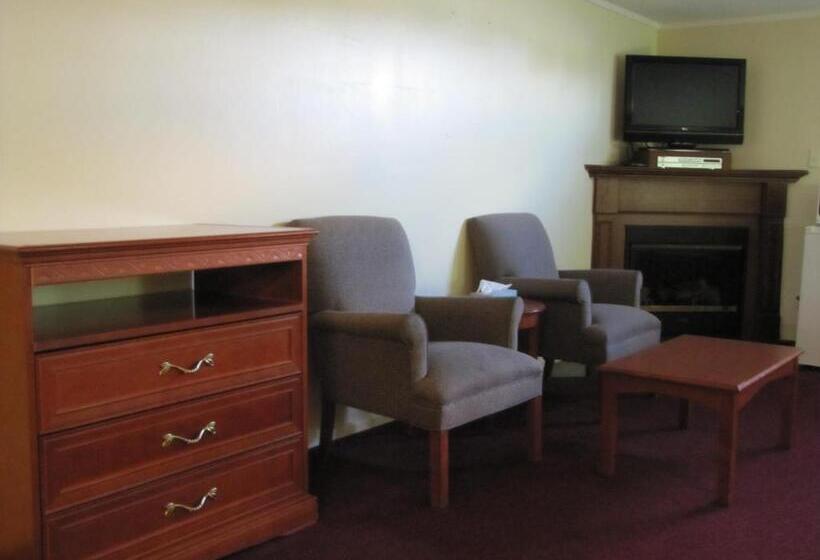 غرفة قياسية مزوَّدة بجاكوزي, Northland Motel