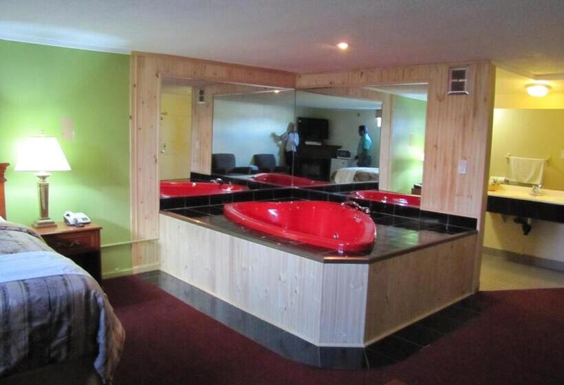 غرفة قياسية مزوَّدة بجاكوزي, Northland Motel