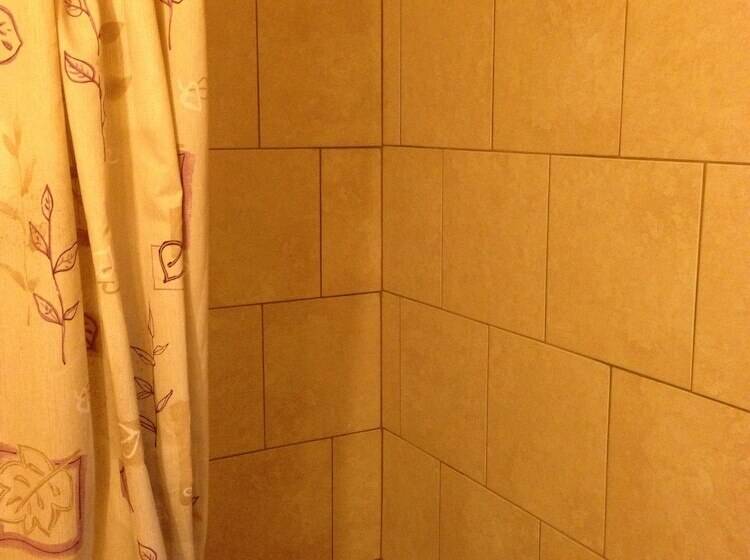 Standart Oda, Traveller S Choice Motel