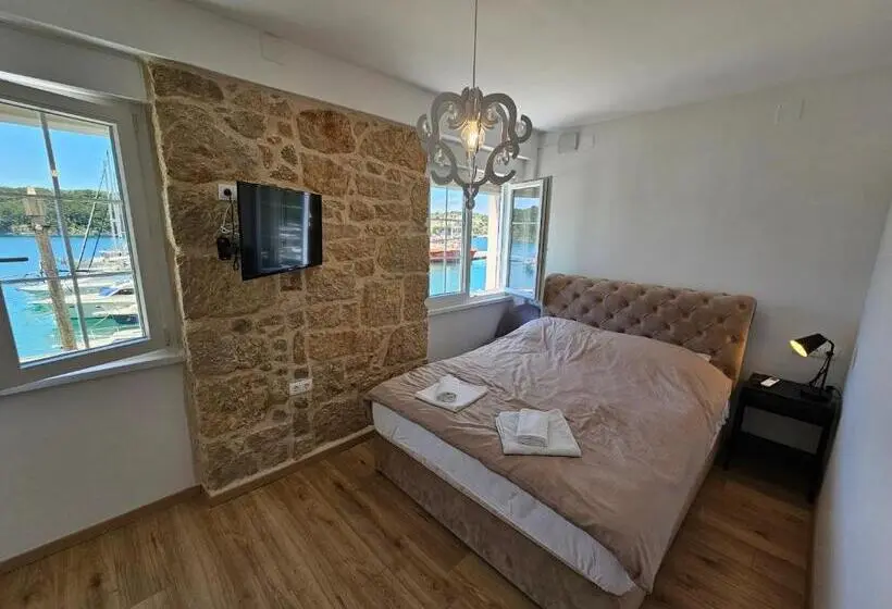 オーシャンビュースタンダードルームバルコニー付き, Villa Gaj