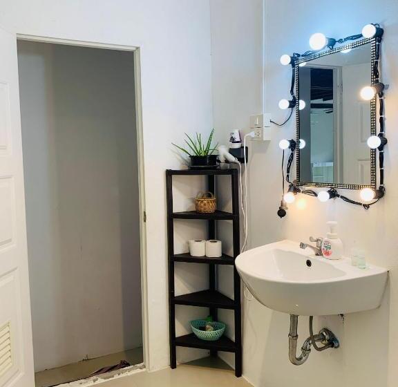 מיטת קינג בסוויטה, The Summer House Samui