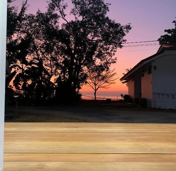 בקתה סטנדרטית, The Summer House Samui