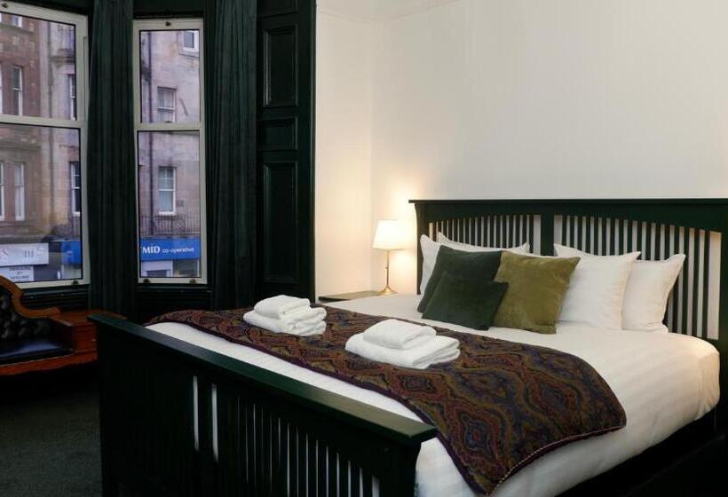 带大床的高级房间, 4 Friends House