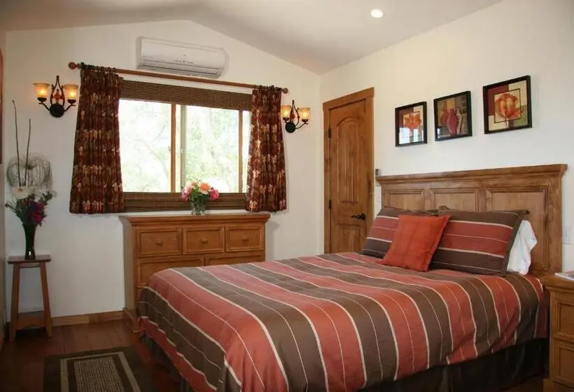 スタンダードインサイドビュールーム, Ojai Retreat & Inn