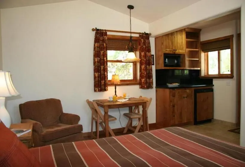 スタンダードインサイドビュールーム, Ojai Retreat & Inn
