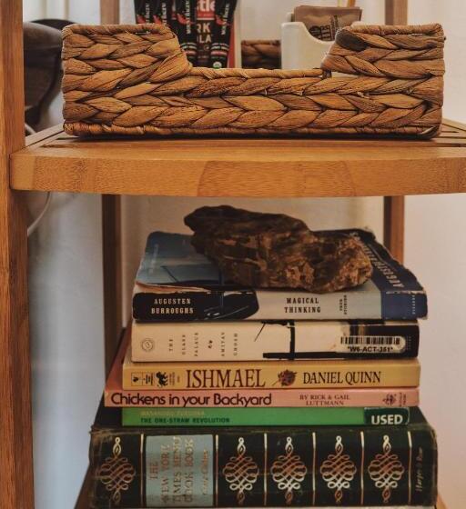 غرفة قياسية, The Loubird Inn