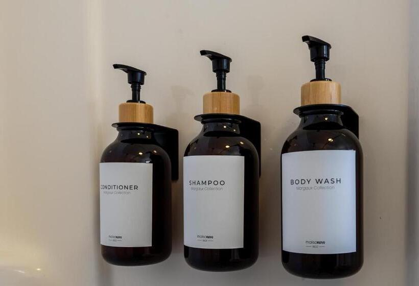 غرفة ديلوكس سرير كينج, The Loubird Inn