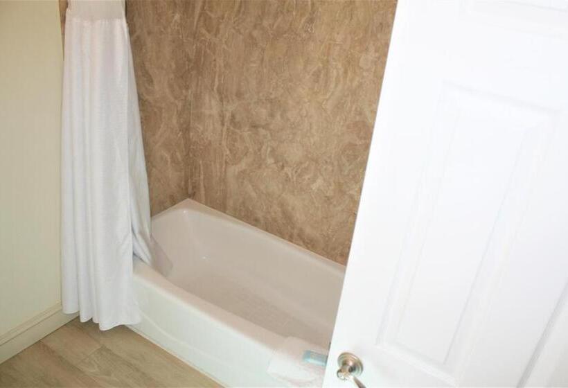 جناح, Avenue Inn & Spa