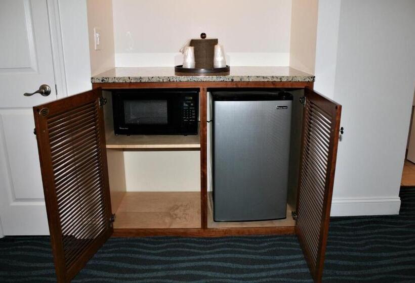 جناح, Avenue Inn & Spa