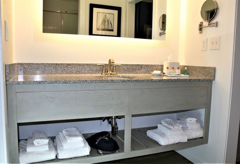 جناح, Avenue Inn & Spa