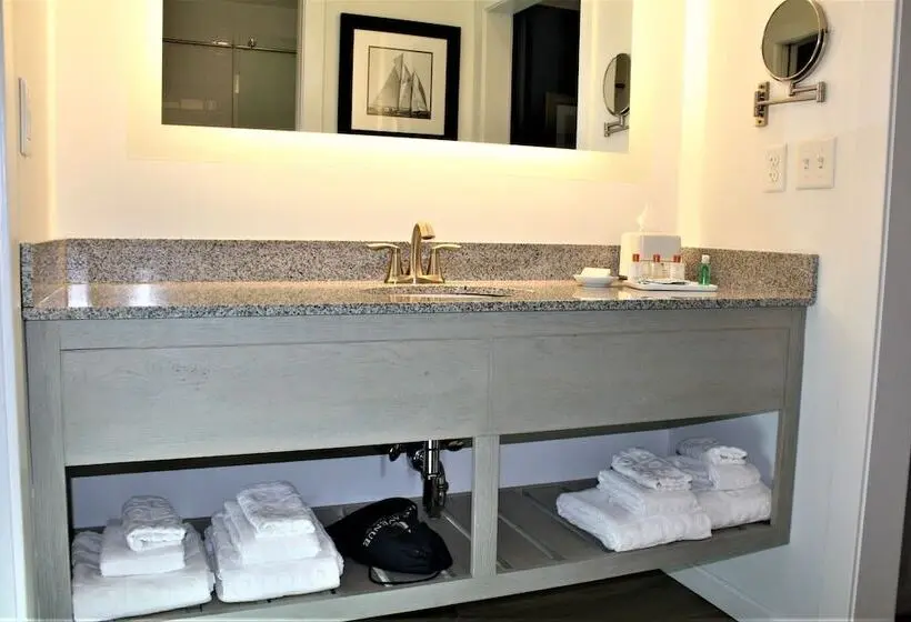スイート, Avenue Inn & Spa