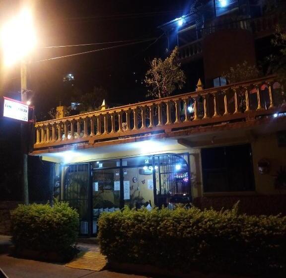 スタンダードルーム, El Paraiso