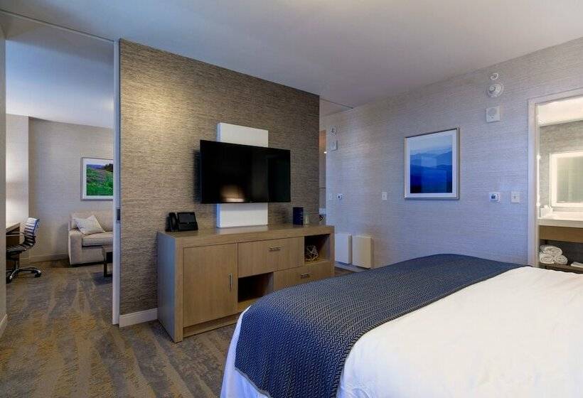 スーペリアースイート, Jb Duke