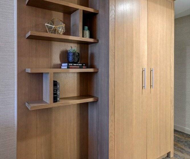 スーペリアールーム, Jb Duke