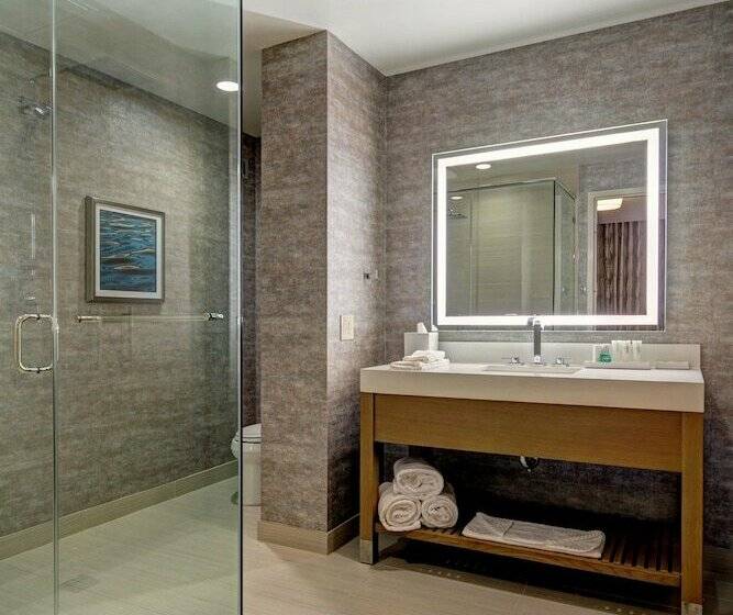 スーペリアースイート, Jb Duke