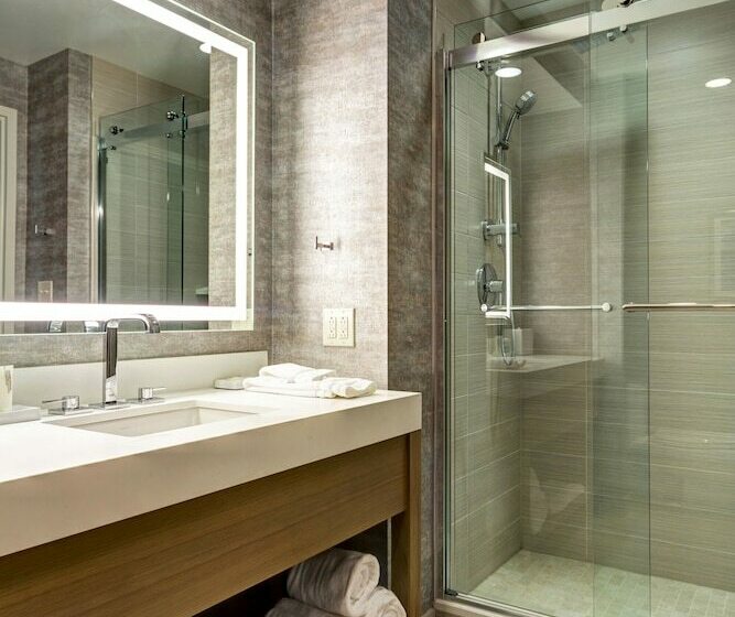 スーペリアールーム, Jb Duke