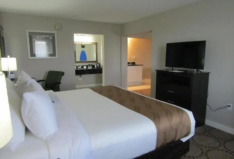 Sviitti King-vuode, Quality Inn & Suites Kissimmee By The Lake