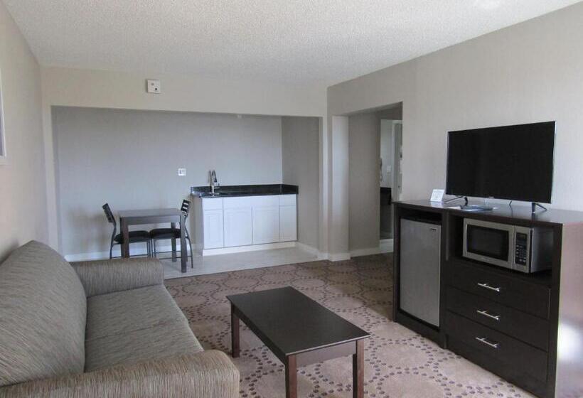 Люкс Кровать Кинг, Quality Inn & Suites Kissimmee By The Lake