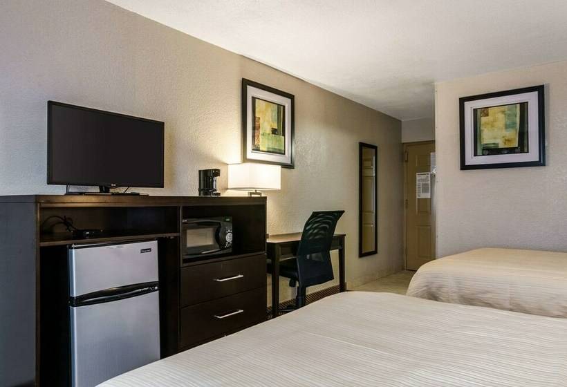 غرفه قياسيه سريرين مزدوجين, Quality Inn & Suites