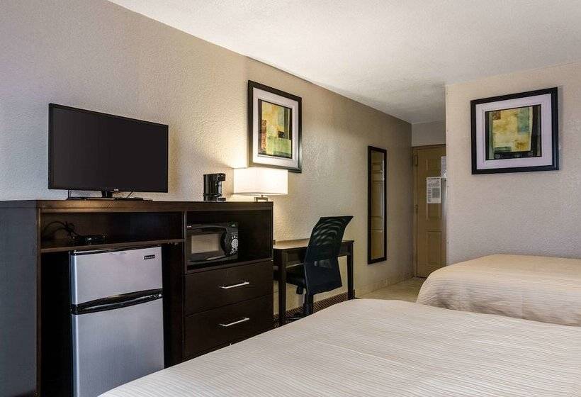 Номер Стандарт 2 Двуспальные Кровати, Quality Inn & Suites
