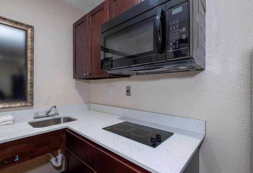 스위트 킹사이즈 침대, Red Roof Inn Morgan City