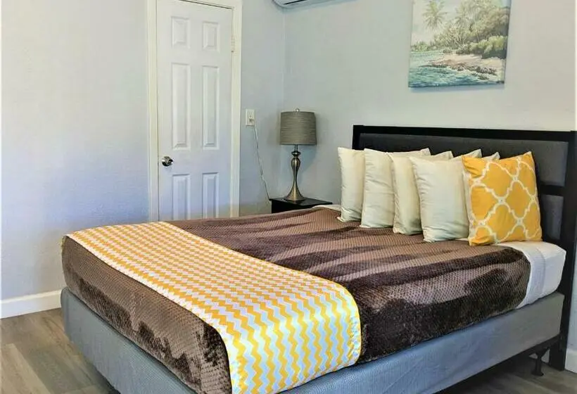 スタンダードスタジオ, Johns Pass Beach Motel