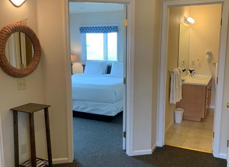 家庭套房, Lighthouse Oceanfront Resort