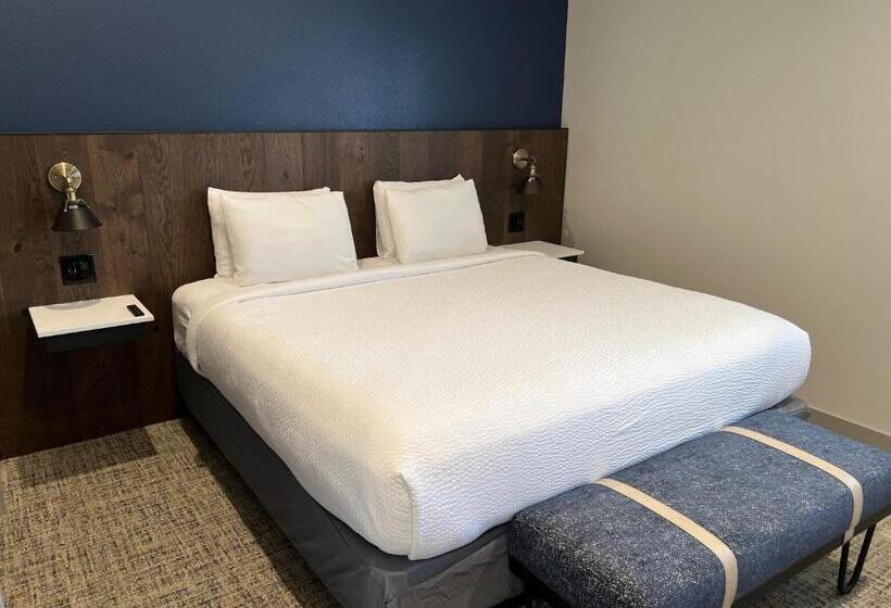 带大床的套房, Lighthouse Oceanfront Resort