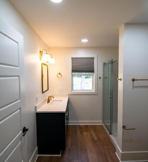 منزل غرفة نوم واحدة, Mission Springs Resort