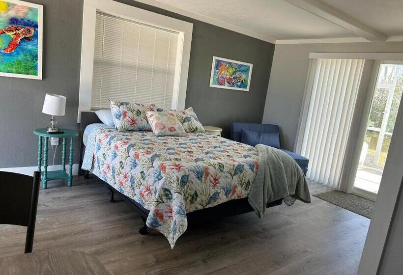 إستوديو قياسى مطل على البحر, Angler's Inn