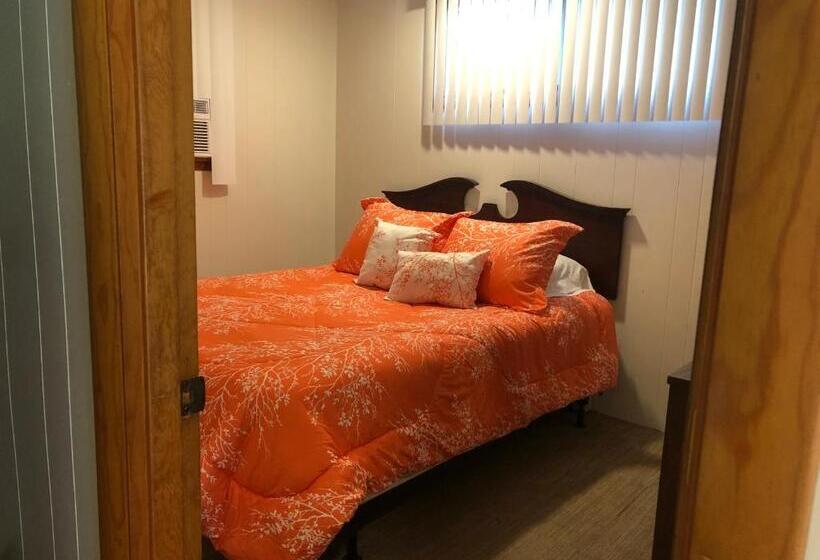 Номер Стандарт, Marcotte Motor Court