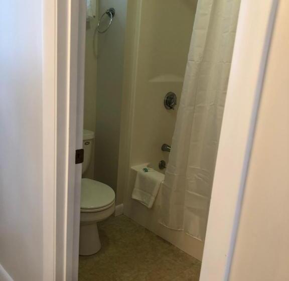 Номер Стандарт, Marcotte Motor Court