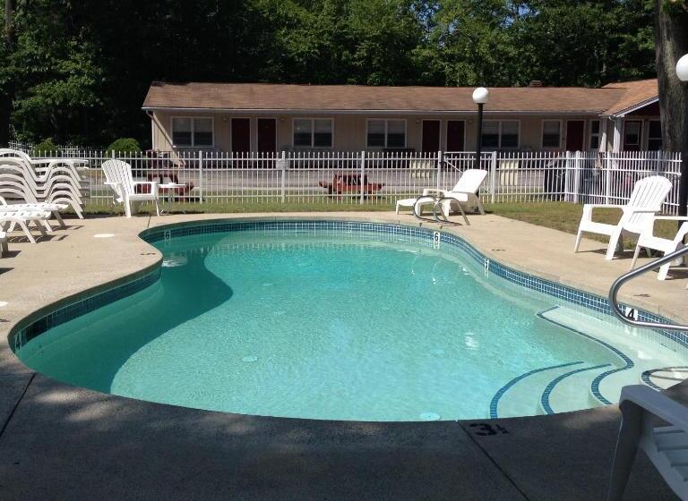 Номер Стандарт Адаптированный для Инвалидов, Marcotte Motor Court