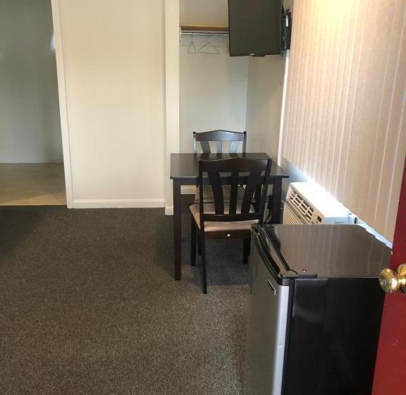 Номер Стандарт Адаптированный для Инвалидов, Marcotte Motor Court