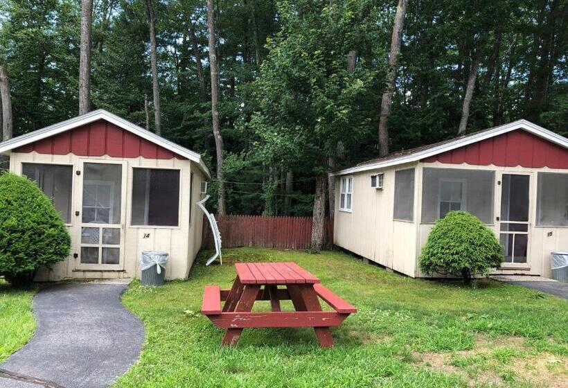 Хижина, Marcotte Motor Court