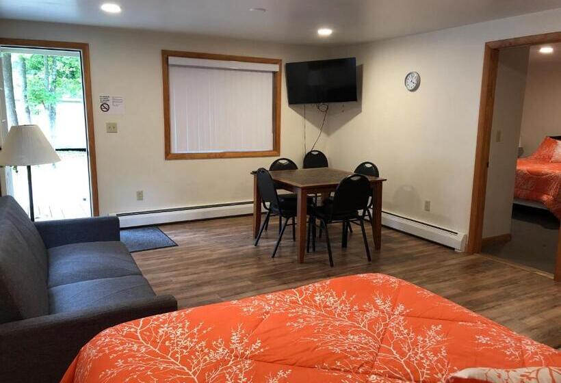 Люкс, Marcotte Motor Court