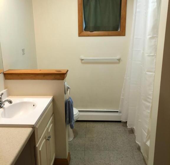 Люкс, Marcotte Motor Court