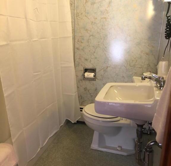 Номер Стандарт, Marcotte Motor Court