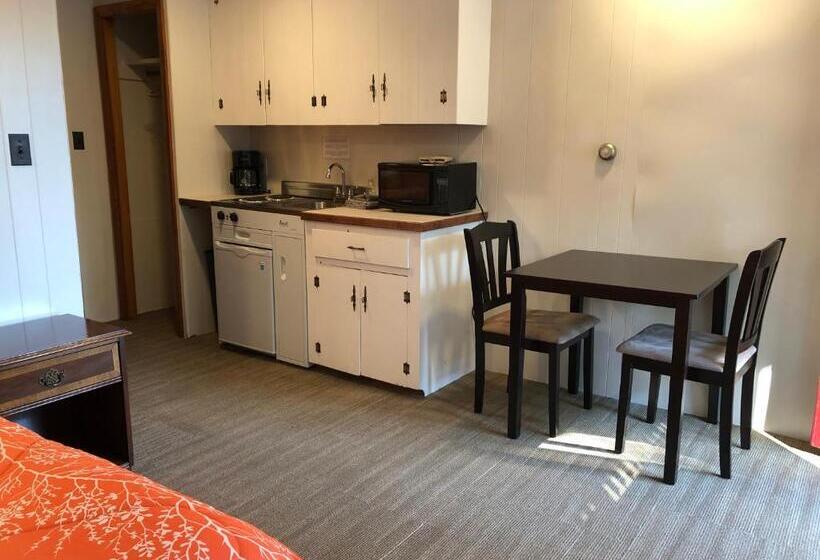 Номер Стандарт, Marcotte Motor Court