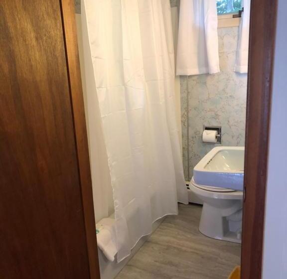 Номер Стандарт, Marcotte Motor Court