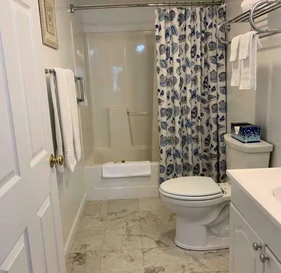 キングサイズベッドのデラックスルーム, The Tern Inn Bed & Breakfast And Cottages